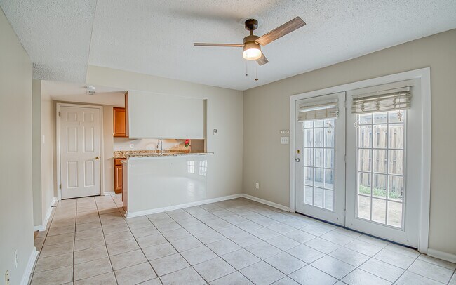 Building Photo - 7914 Gleason Dr