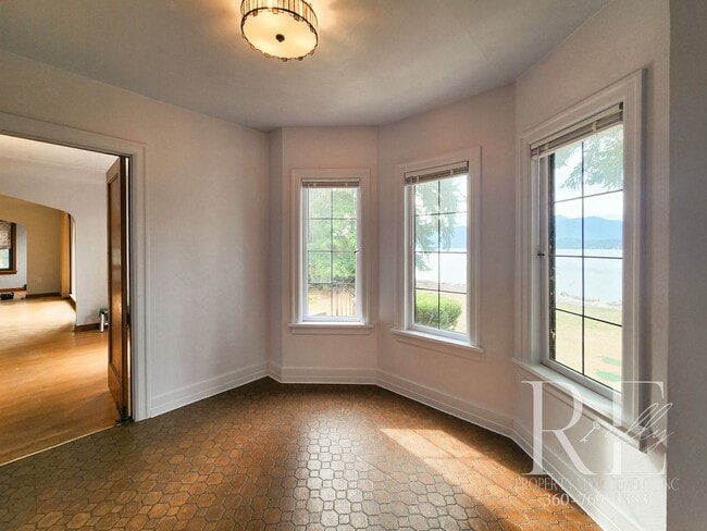 Building Photo - Waterfront Tudor | Private, Vintage Charm with Casita