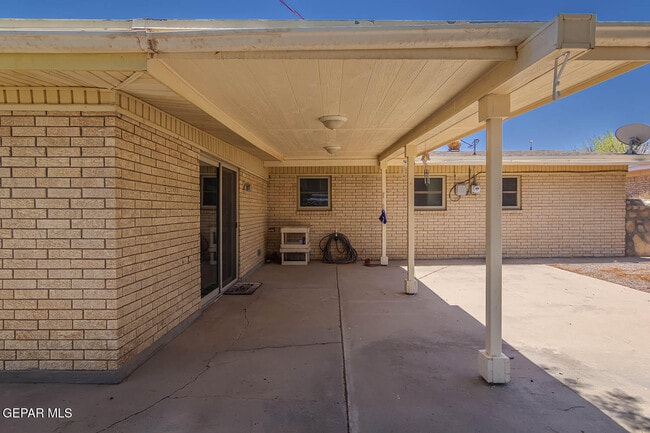 Building Photo - 2125 Pacheco Dr