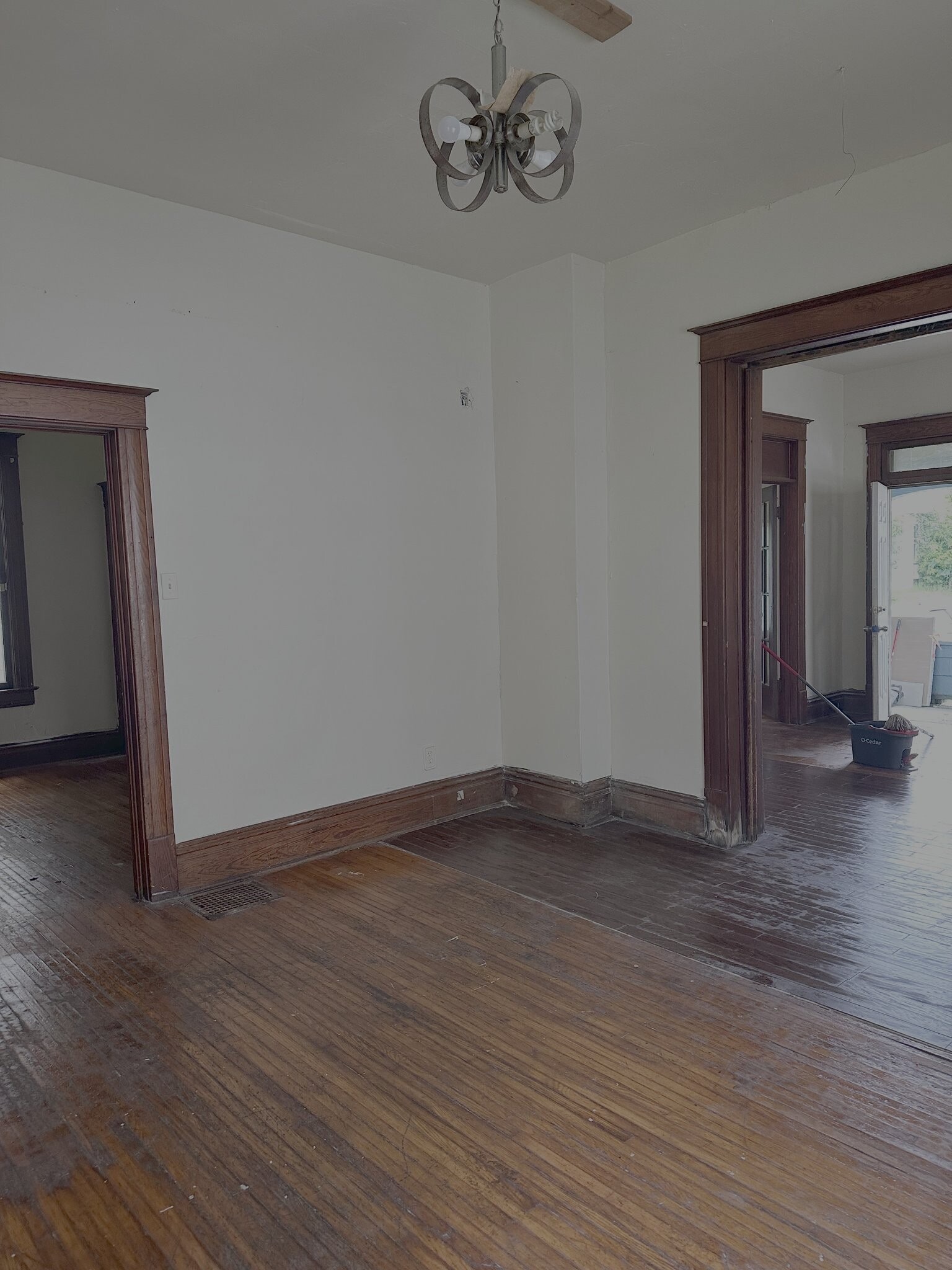 Building Photo - 1143 E Cleveland Ave