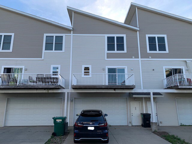 2 car Garage - 301 SE 11th St