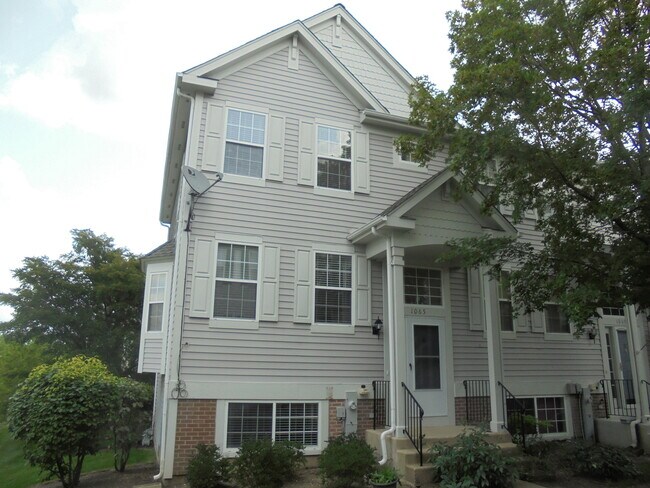 Building Photo - 1065 Manchester Cir