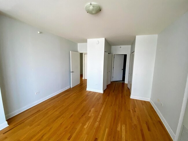 Building Photo - 600 N Dearborn St