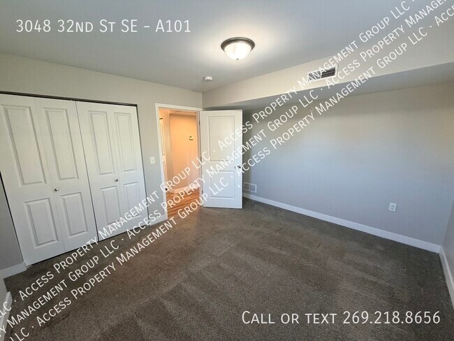 Building Photo - 3048 32nd St SE