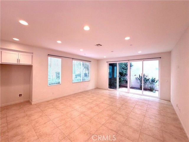 Building Photo - 148 Stage