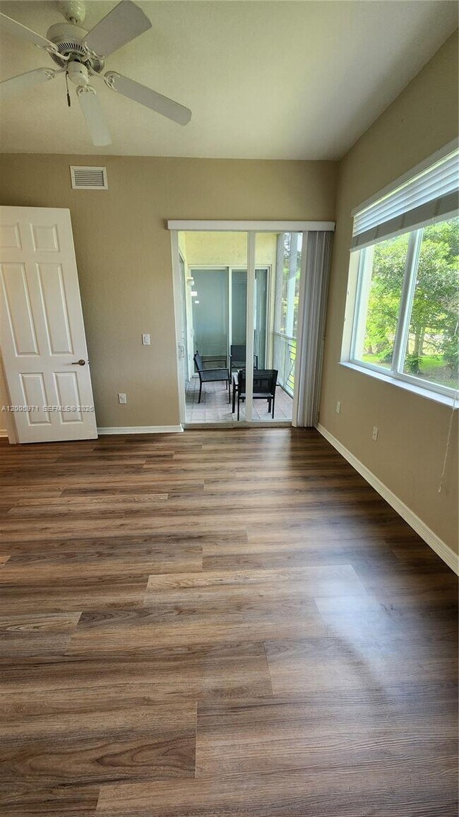 Building Photo - 3600 Oaks Clubhouse Dr