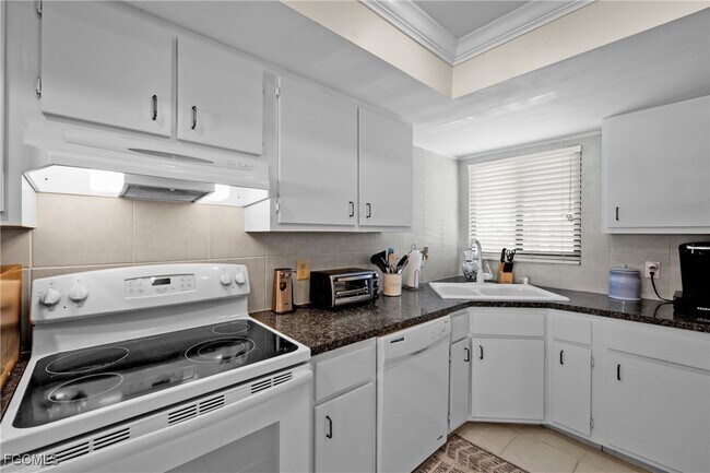 Building Photo - 1203 SW 48th Terrace