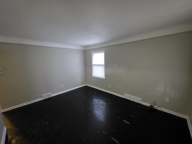 Building Photo - 8639 Minock St