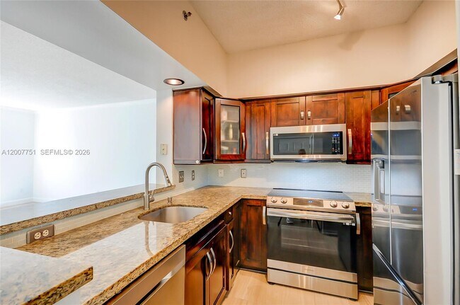 Building Photo - 3105 NE 184th St