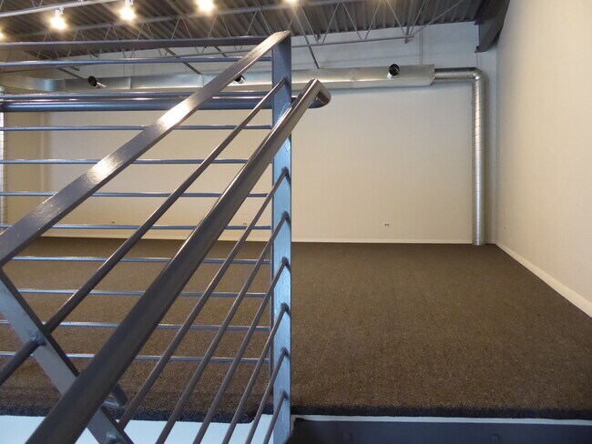 Building Photo - 2113 Greenleaf St