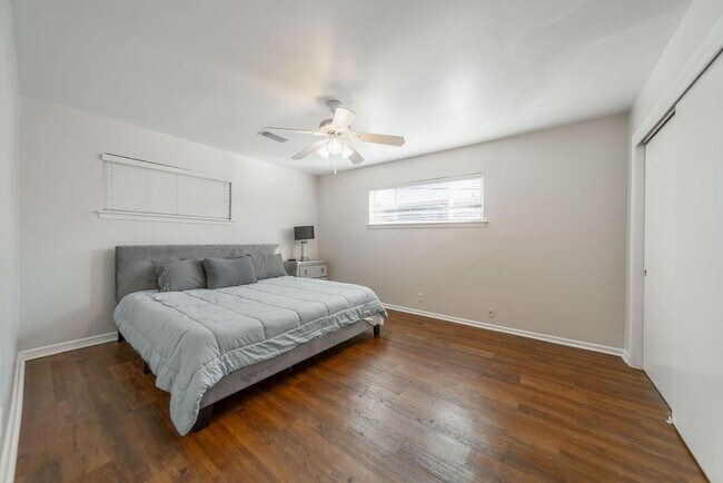 Building Photo - 4723 Merwin St