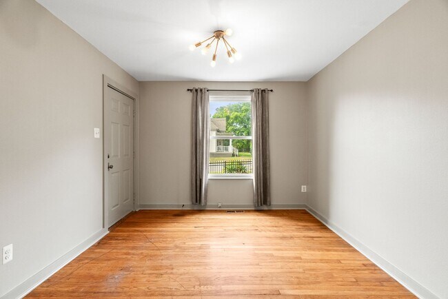 Building Photo - 1724 W 19th St