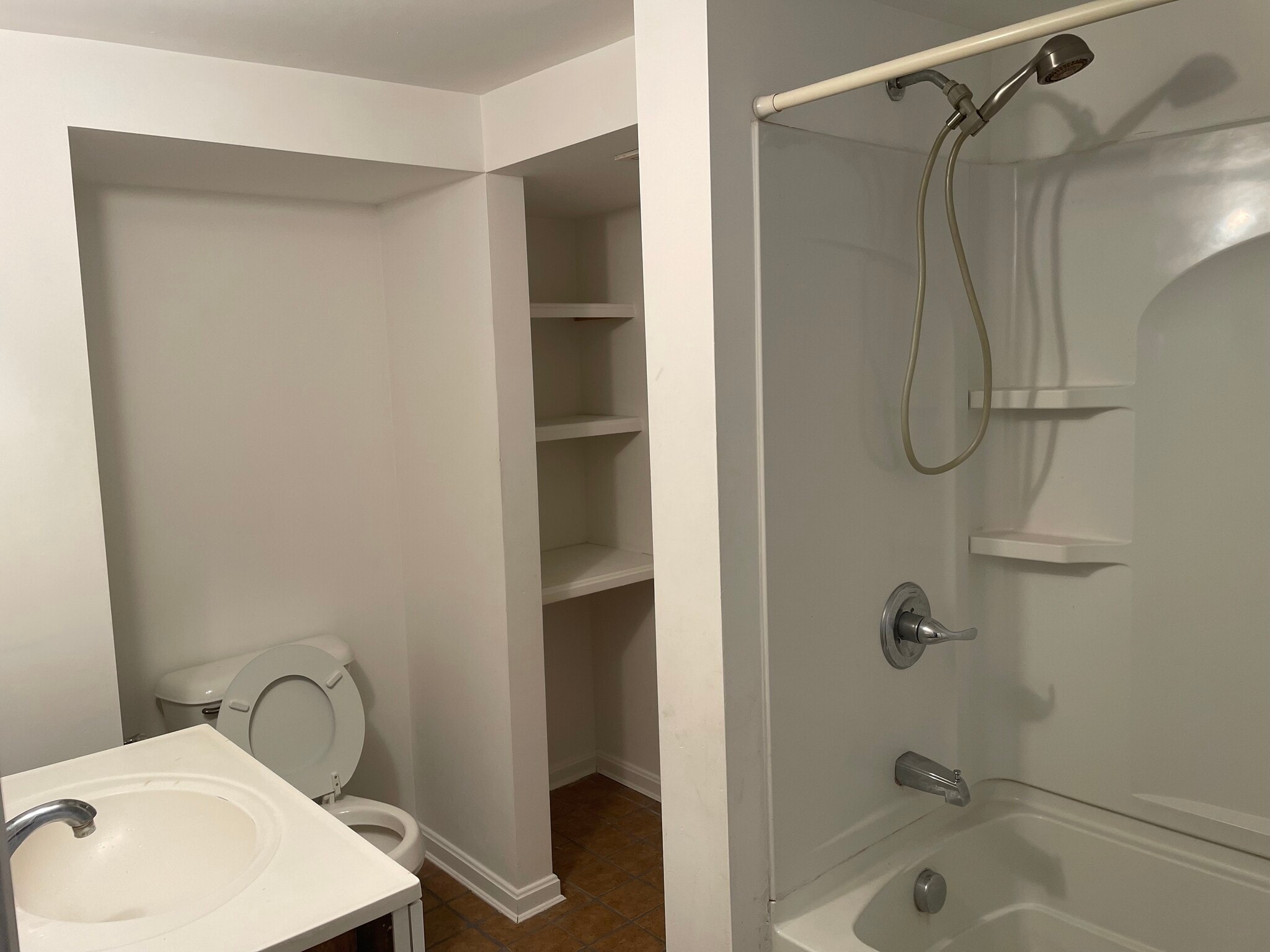 Building Photo - 6 York St