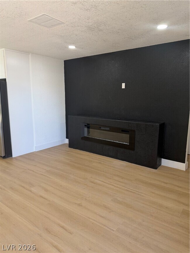 Building Photo - 6993 Royal Meadow Pl