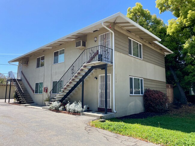 Building Photo - 1156 W Hamilton Ave