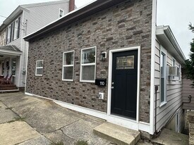 Building Photo - 106 Saint John St