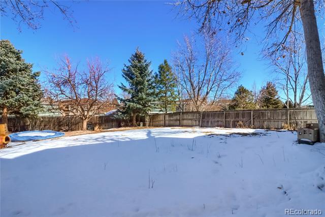 Building Photo - 16229 Hedgeway Dr