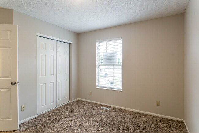 Building Photo - 1024 Esther Dr