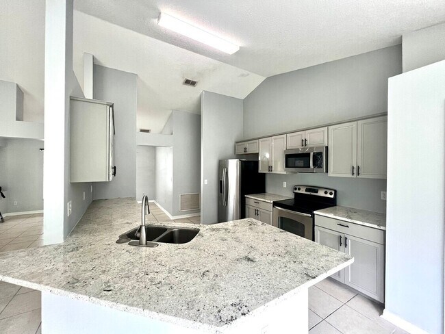 Building Photo - 824 Shore Breeze Way
