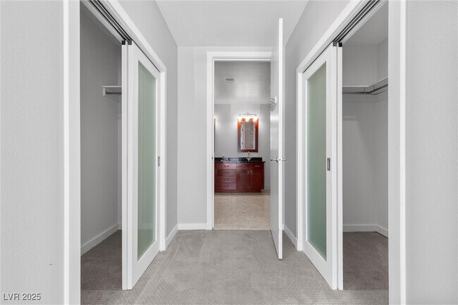 Building Photo - 4525 Dean Martin Dr