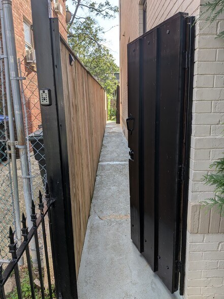 Building Photo - 1273 Simms Pl NE