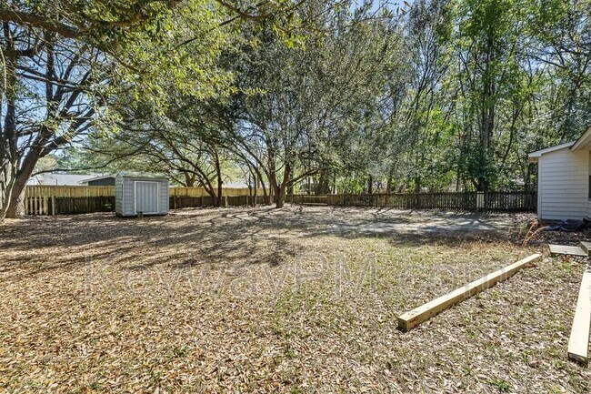 Building Photo - 912 Jones Dr