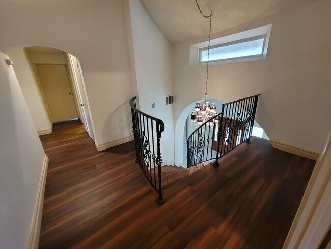 Building Photo - Beautiful 5 Bedroom La Habra Home