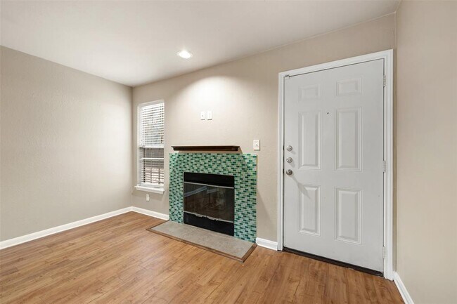 Building Photo - 7685 Northcross Dr