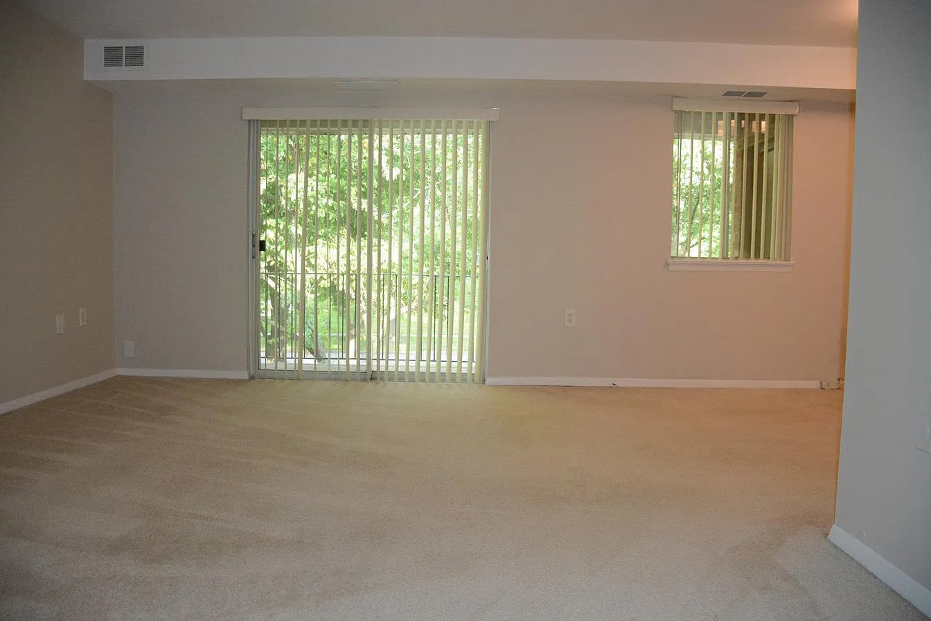 Building Photo - 217 Victor Pkwy Unit F