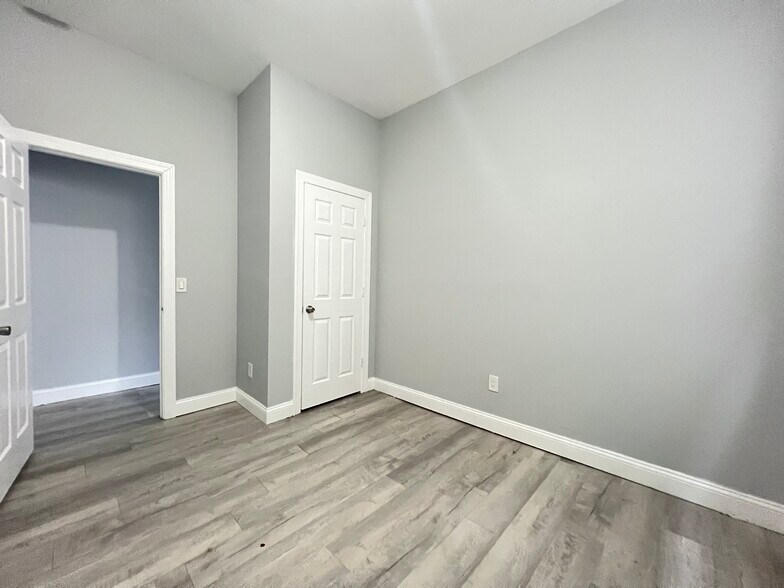 Building Photo - 87 Dwight St