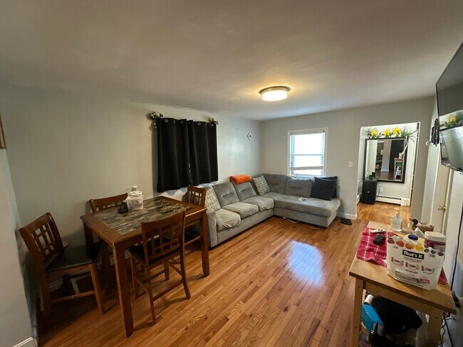 Building Photo - 154 Vine St