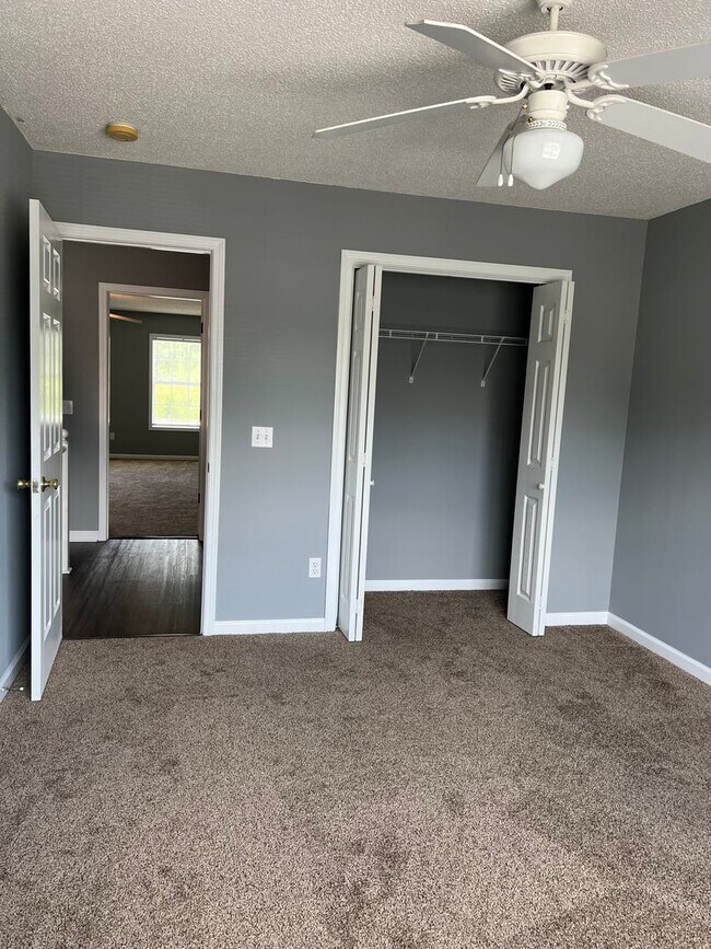 Building Photo - 139 S Spring View Dr