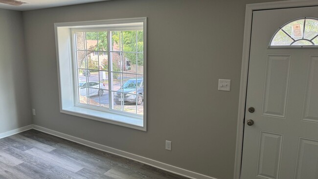 Building Photo - Town Home in Greenaire Woods