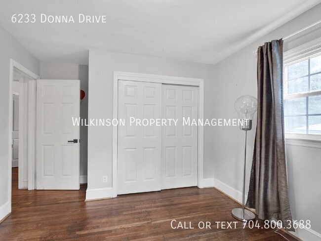 Building Photo - 6233 Donna Dr
