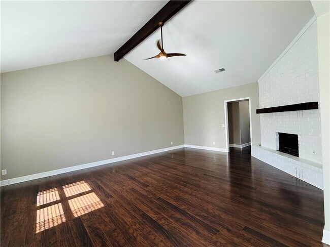 Building Photo - 2714 W Fir St