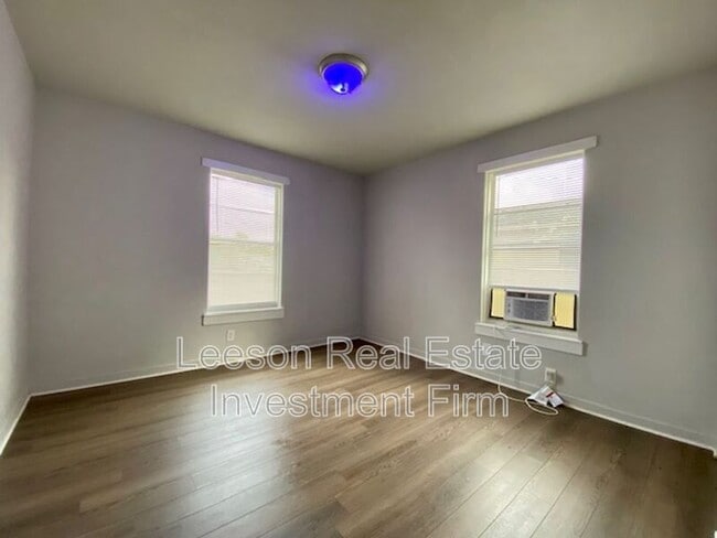 Building Photo - 2632-2634 Foster St