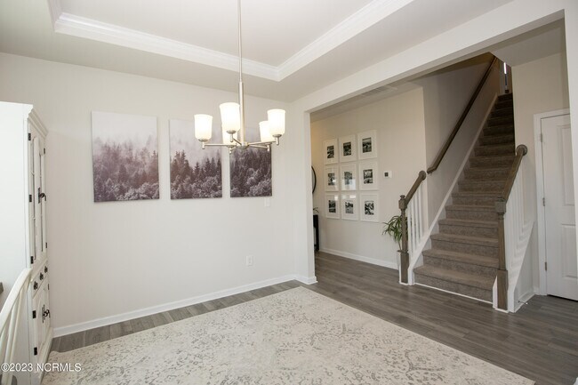 Building Photo - 402 Summer Wind Wy