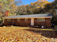 Building Photo - 180 Sycamore Ln