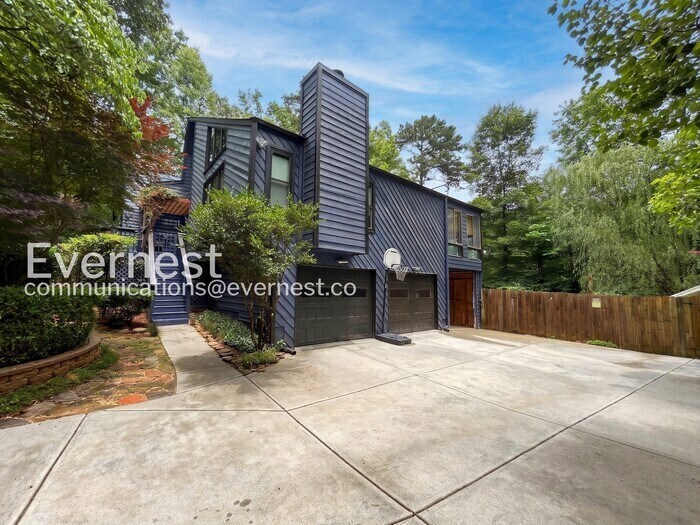 Building Photo - 770 Bayliss Dr