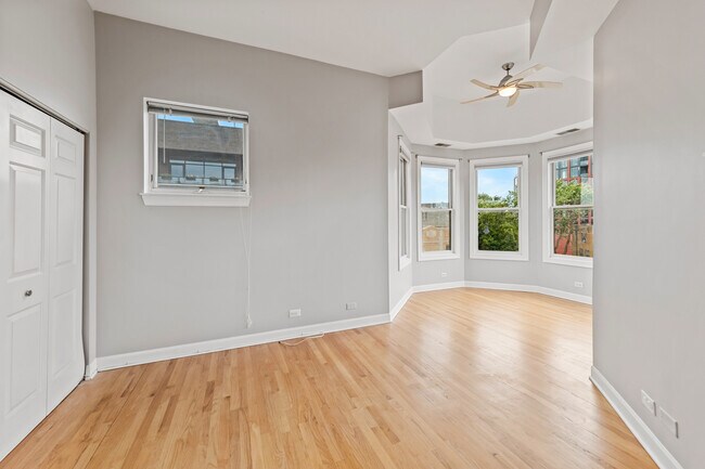 Building Photo - 845 W Altgeld St