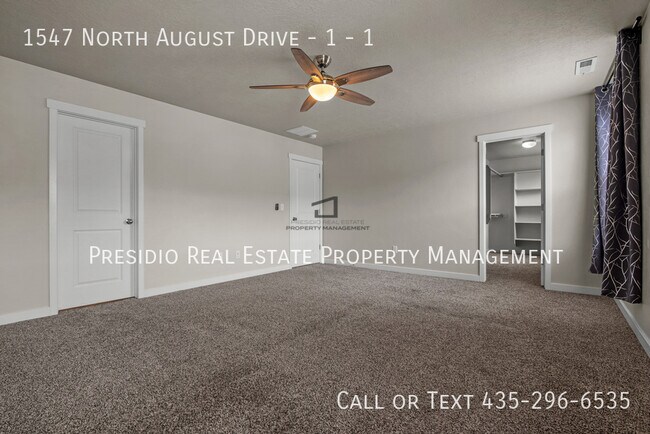 Building Photo - 1547 N August Dr