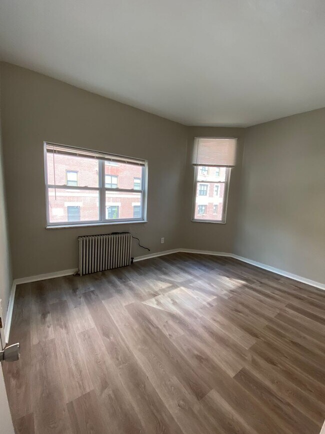 Building Photo - 286 N Bellefield Ave