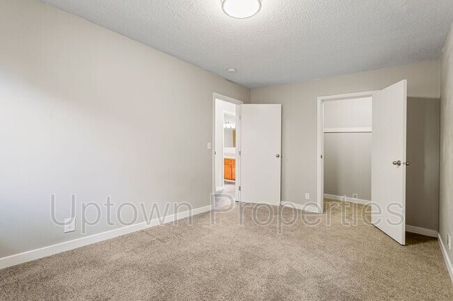 Building Photo - 4127 SE 28th Ave