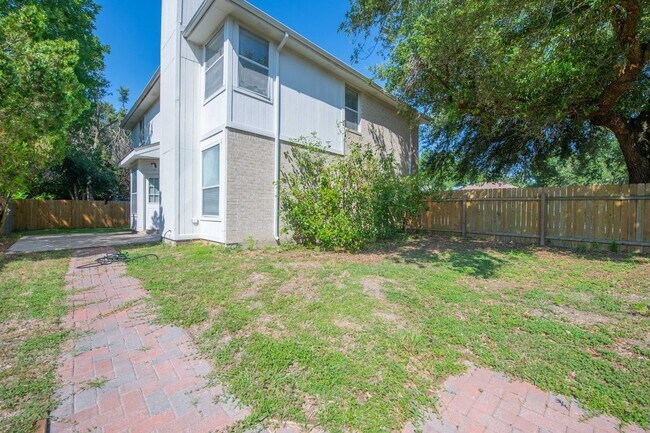 Building Photo - 16913 Langland Rd