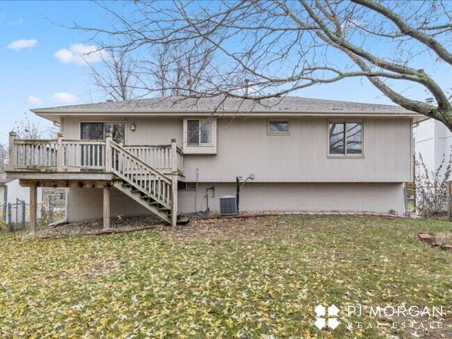 Building Photo - 3 bedroom , 2 bathroom House - Coming Soon