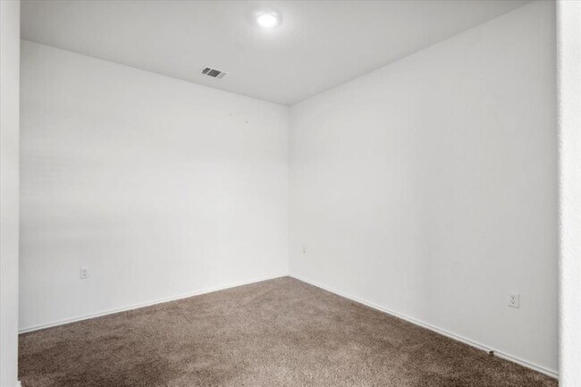 Building Photo - 2313 Forgetmenot Ln