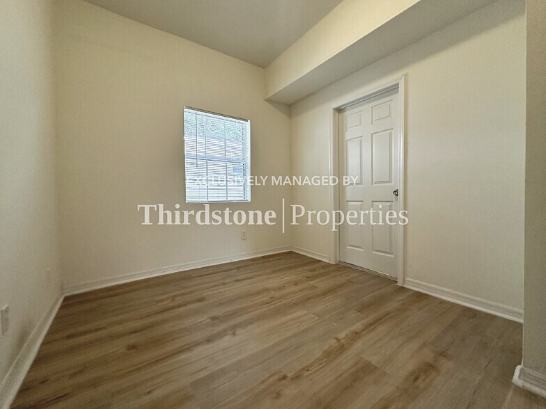 Building Photo - 672 Chestnut St