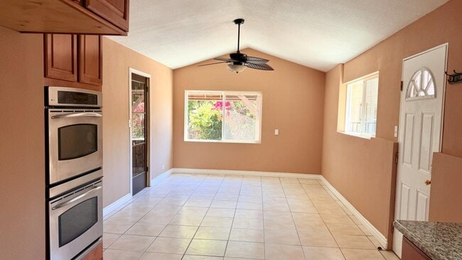 Building Photo - 370 Las Flores Dr
