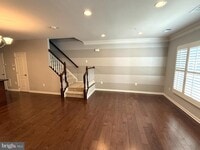 Building Photo - 43132 Thoroughfare Gap Terrace