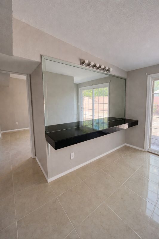 Building Photo - 2401 S Jackson Rd